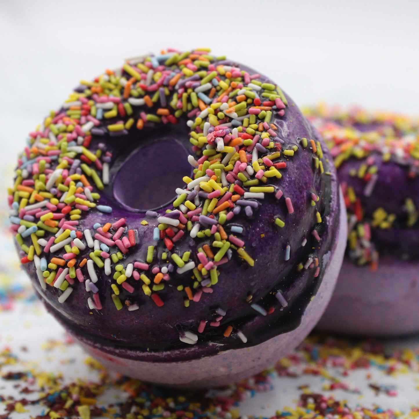 Blackberry and Almond Bath Donut Bomb - 180g