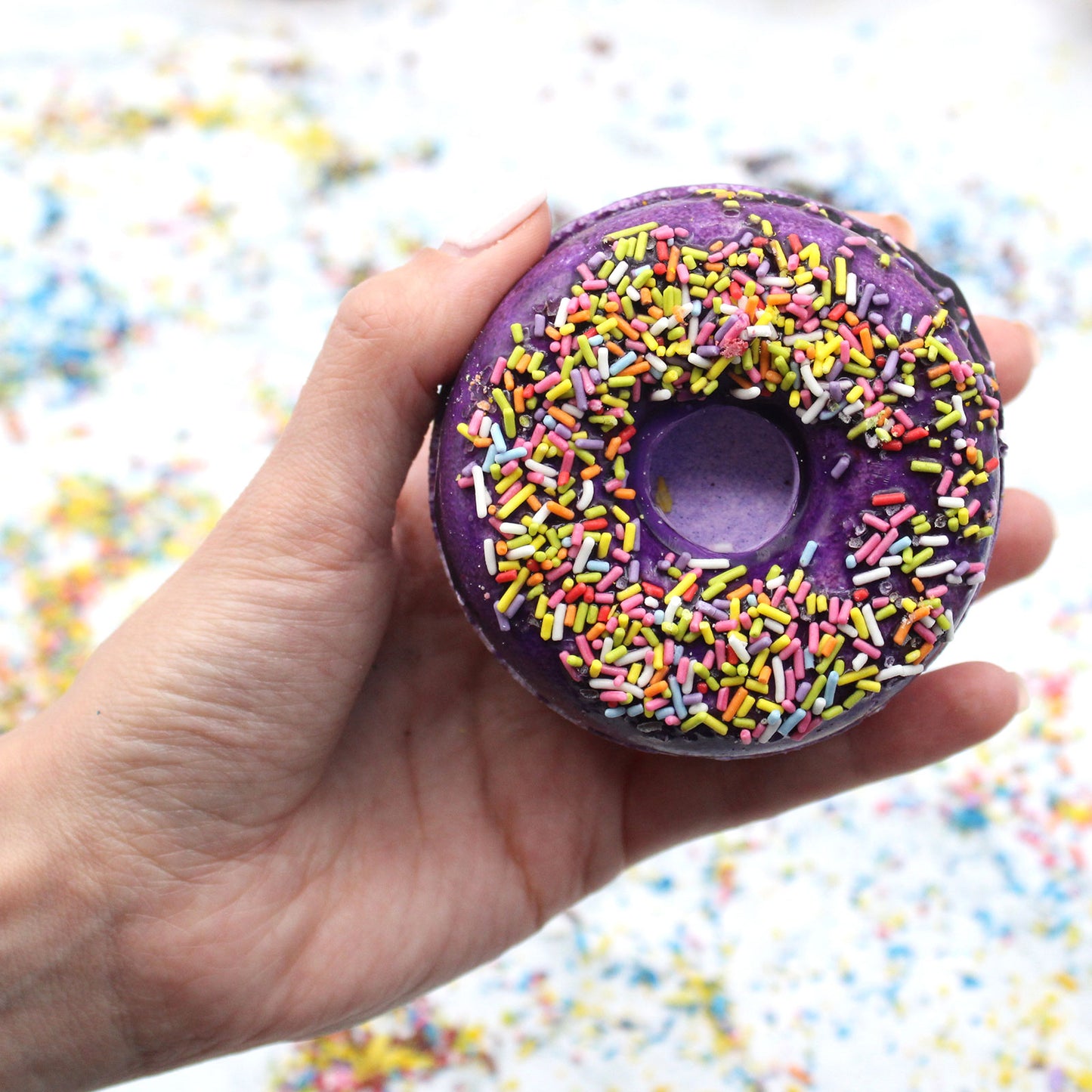 Blackberry and Almond Bath Donut Bomb - 180g